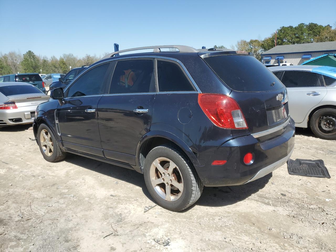 2014 Chevrolet Captiva - Image 2