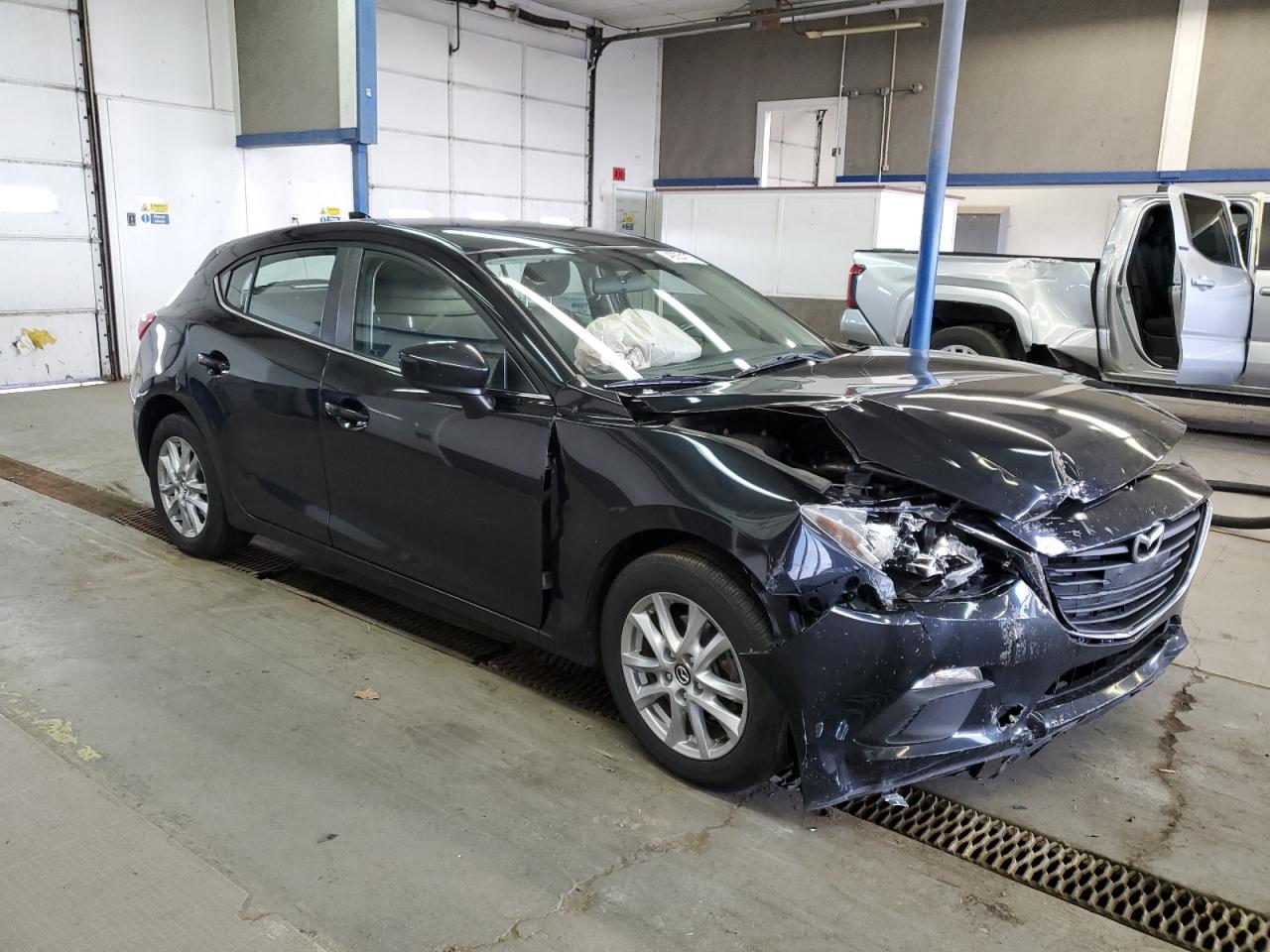 2014 Mazda 3 - Image 4