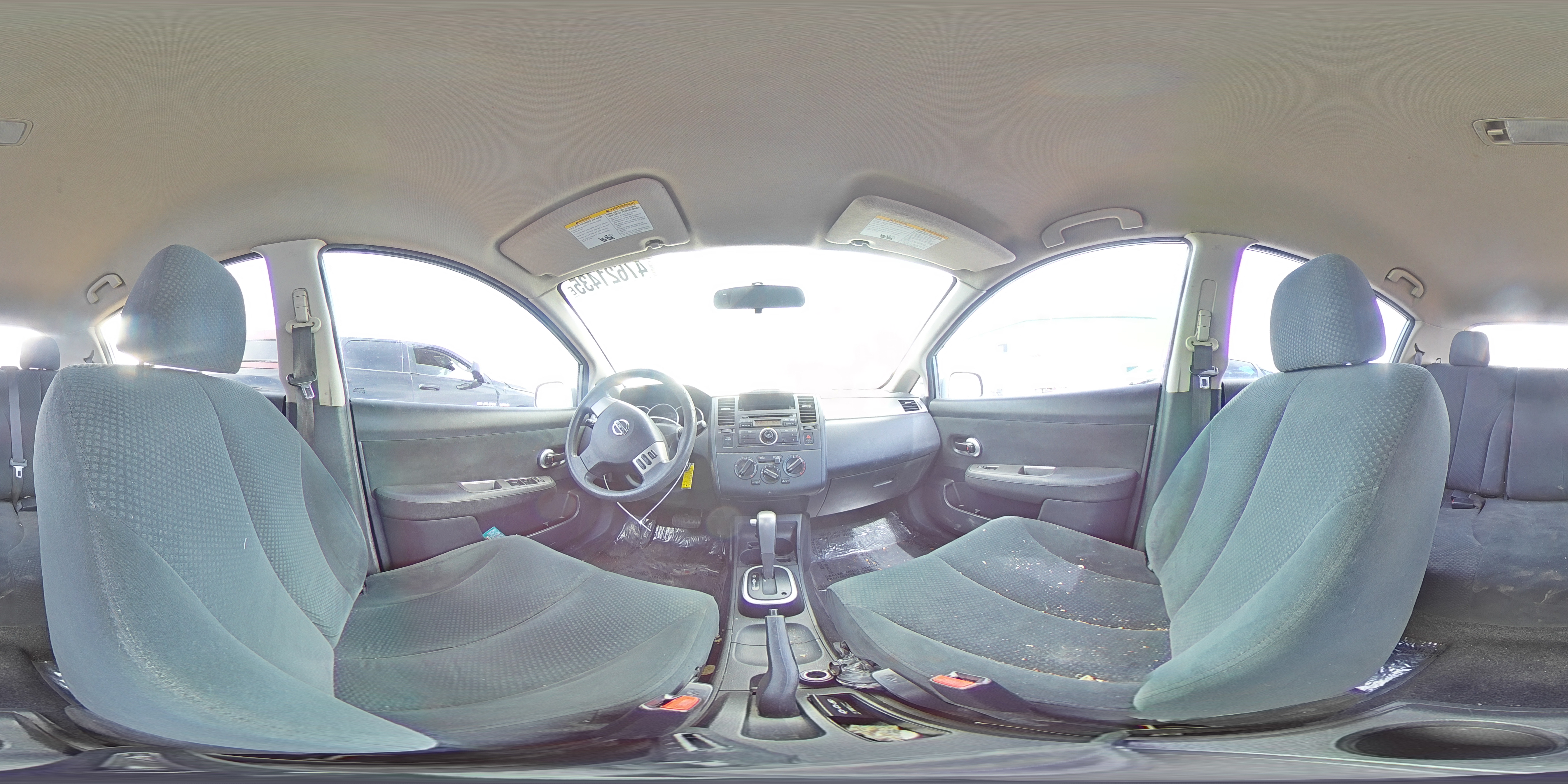 2012 Nissan Versa - Image 12