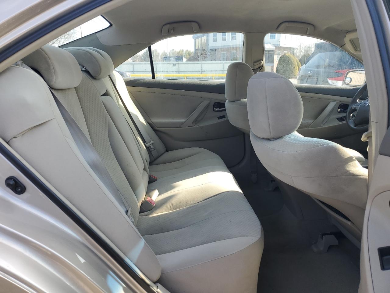 2009 Toyota Camry - Image 10