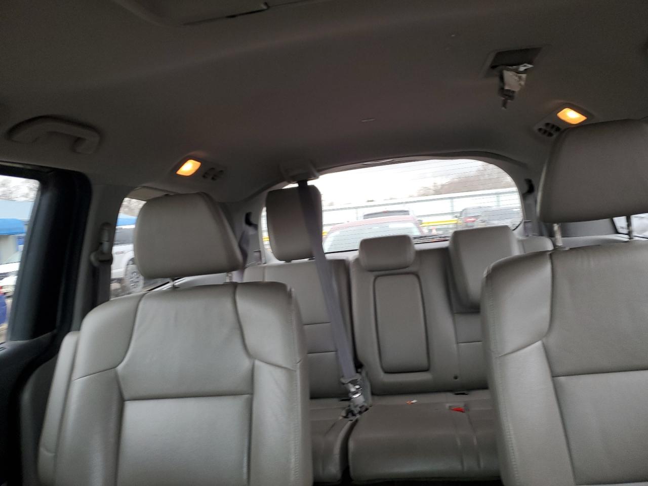 2016 Honda Odyssey - Image 10