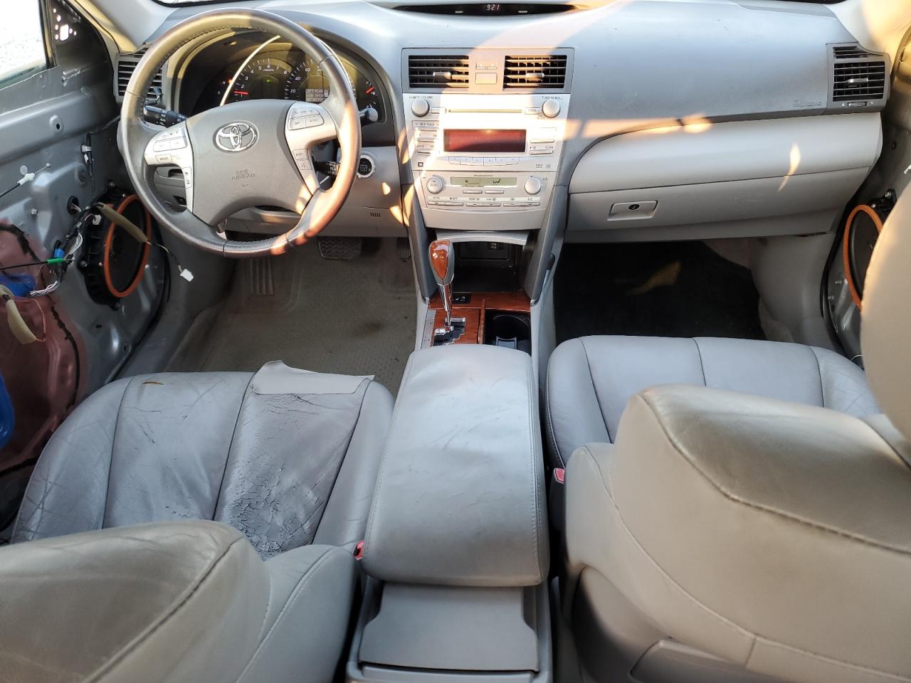 2010 Toyota Camry - Image 8