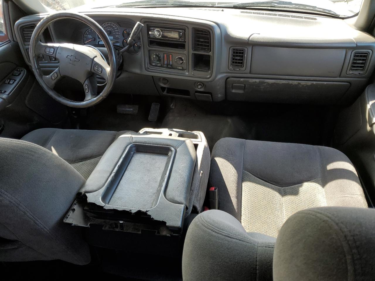 2005 Chevrolet Silverado - Image 8