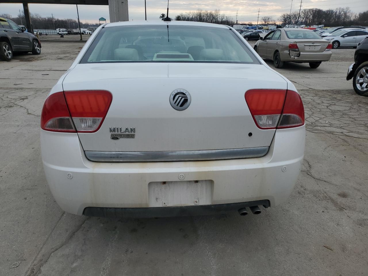 2010 Mercury Milan - Image 6