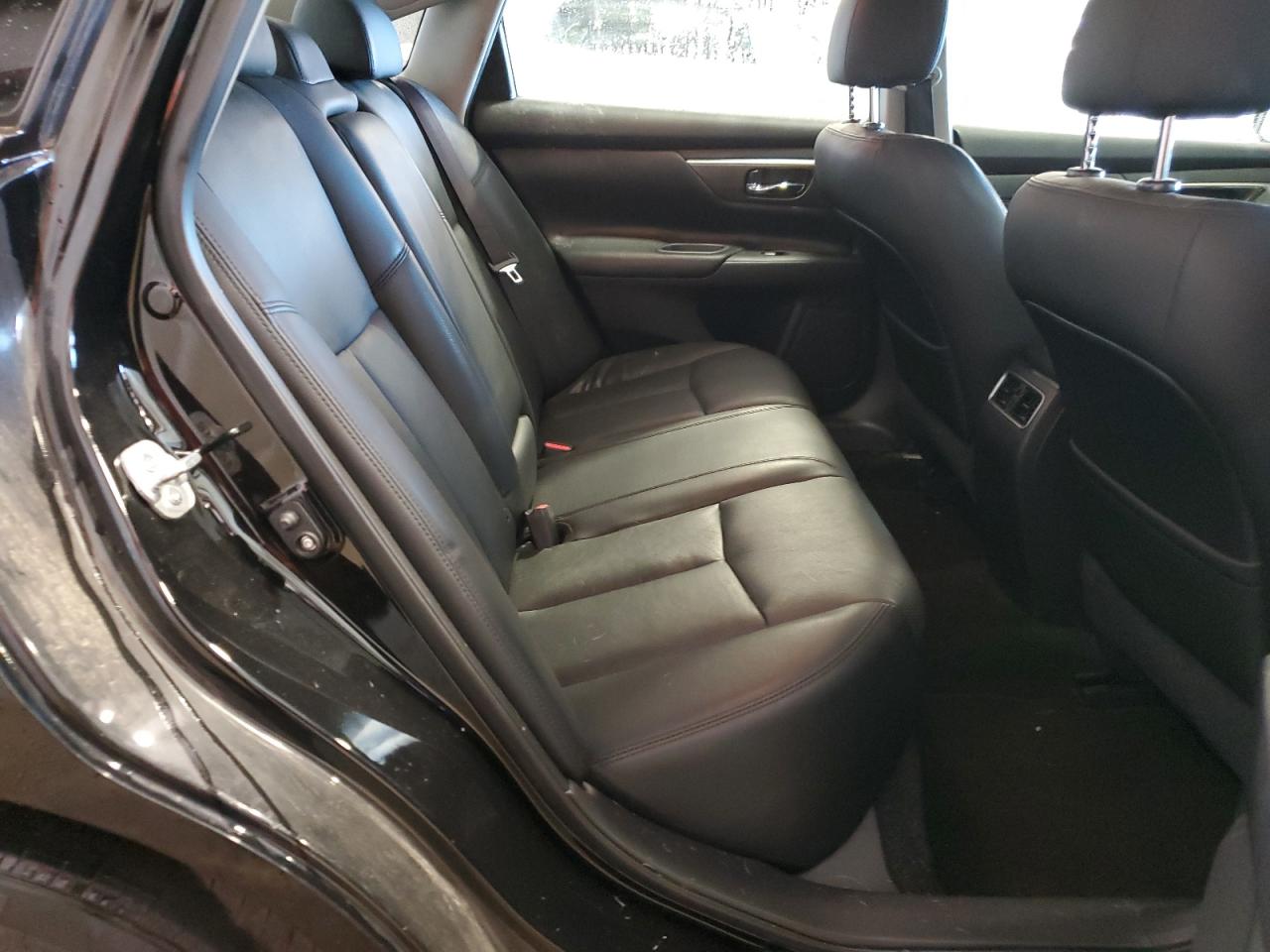 2015 Nissan Altima - Image 10