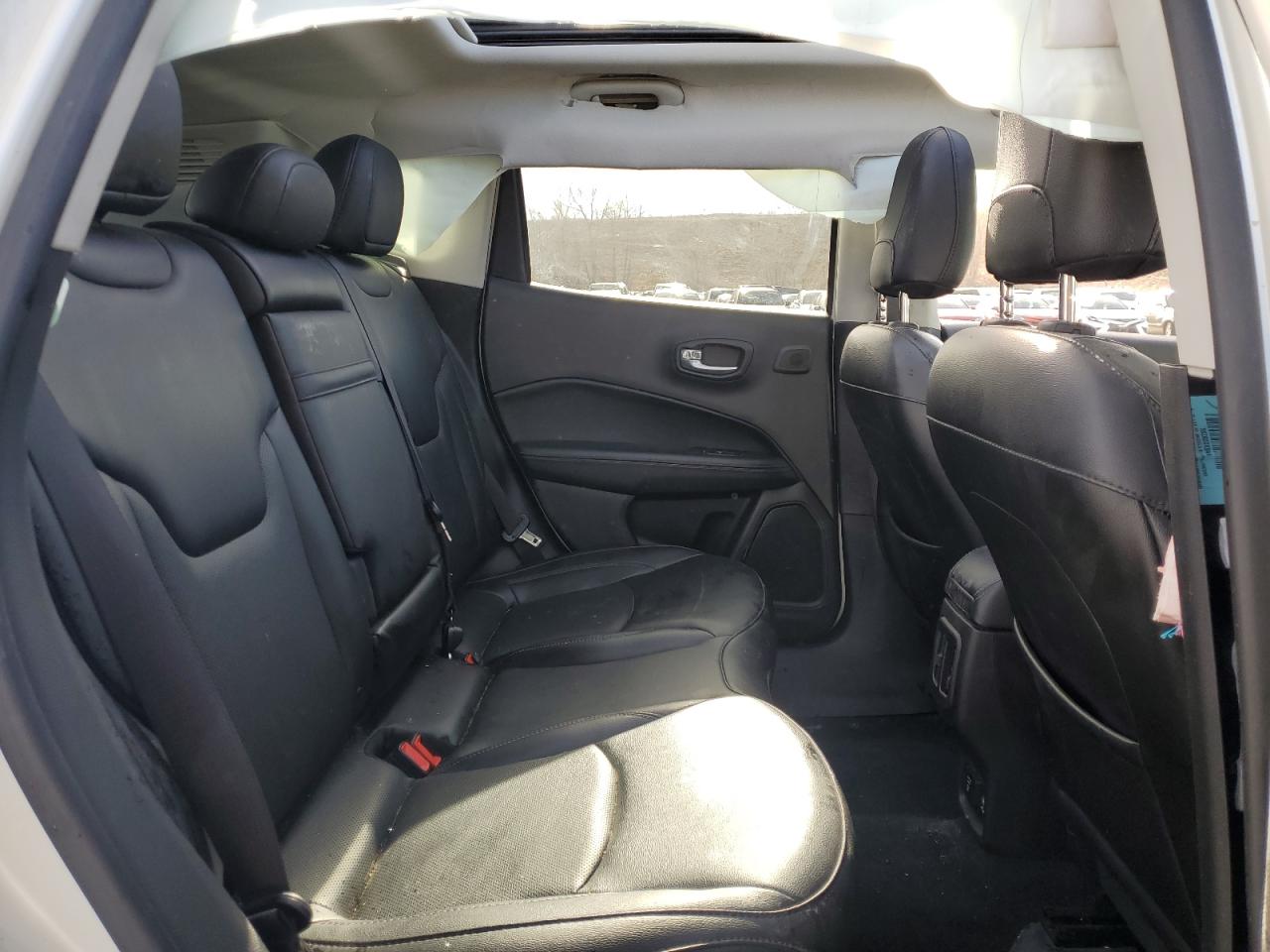 2019 Jeep Compass - Image 11
