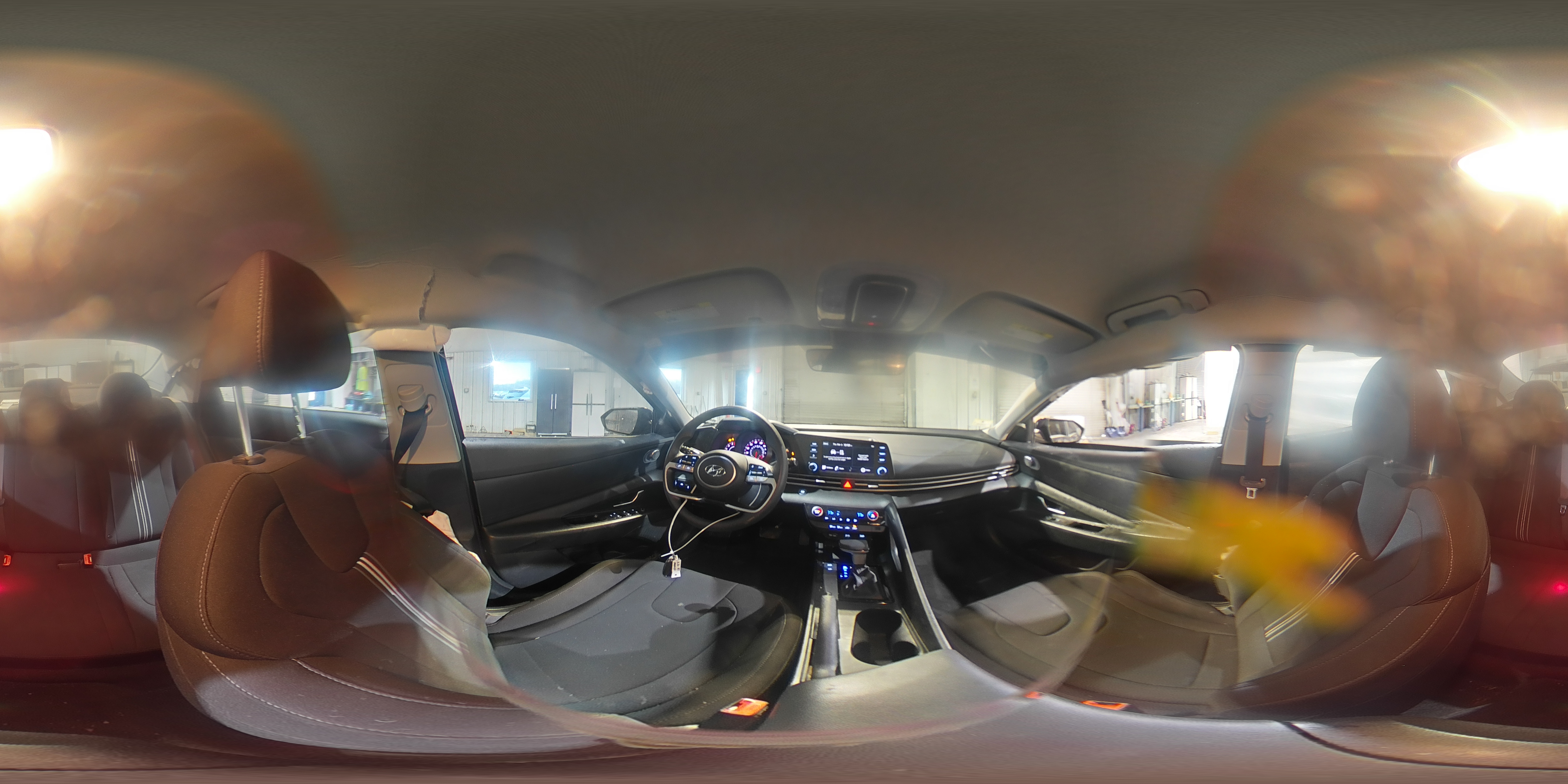 2023 Hyundai Elantra - Image 12