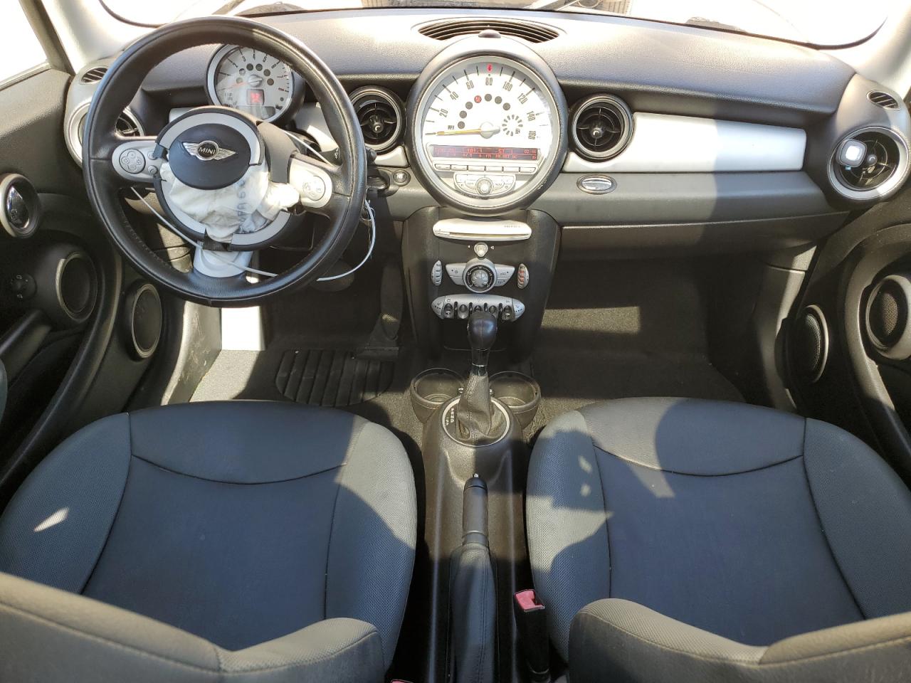 2010 MINI Cooper - Image 8