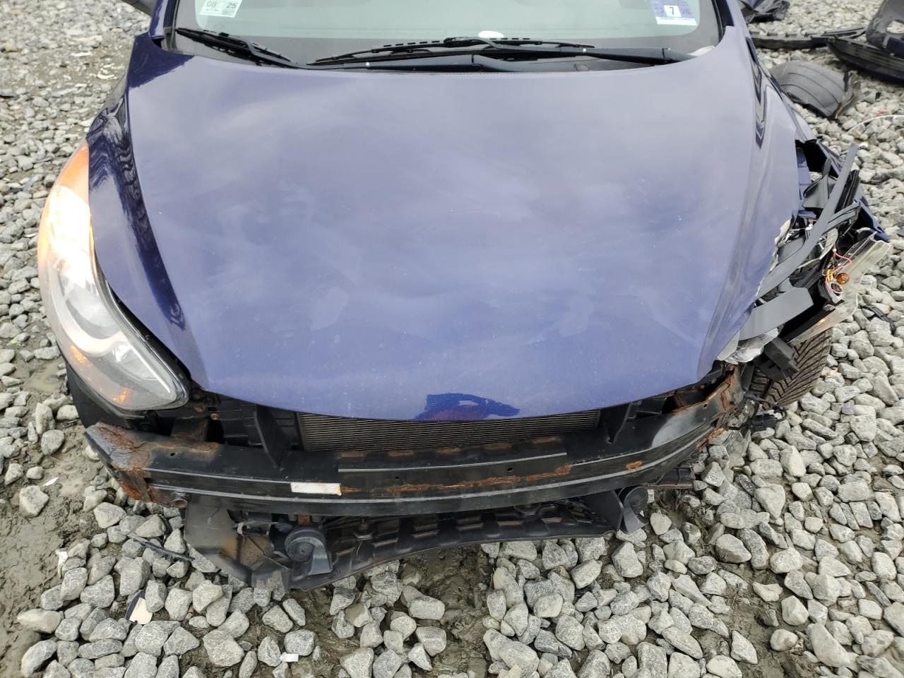 2013 Hyundai Elantra - Image 12