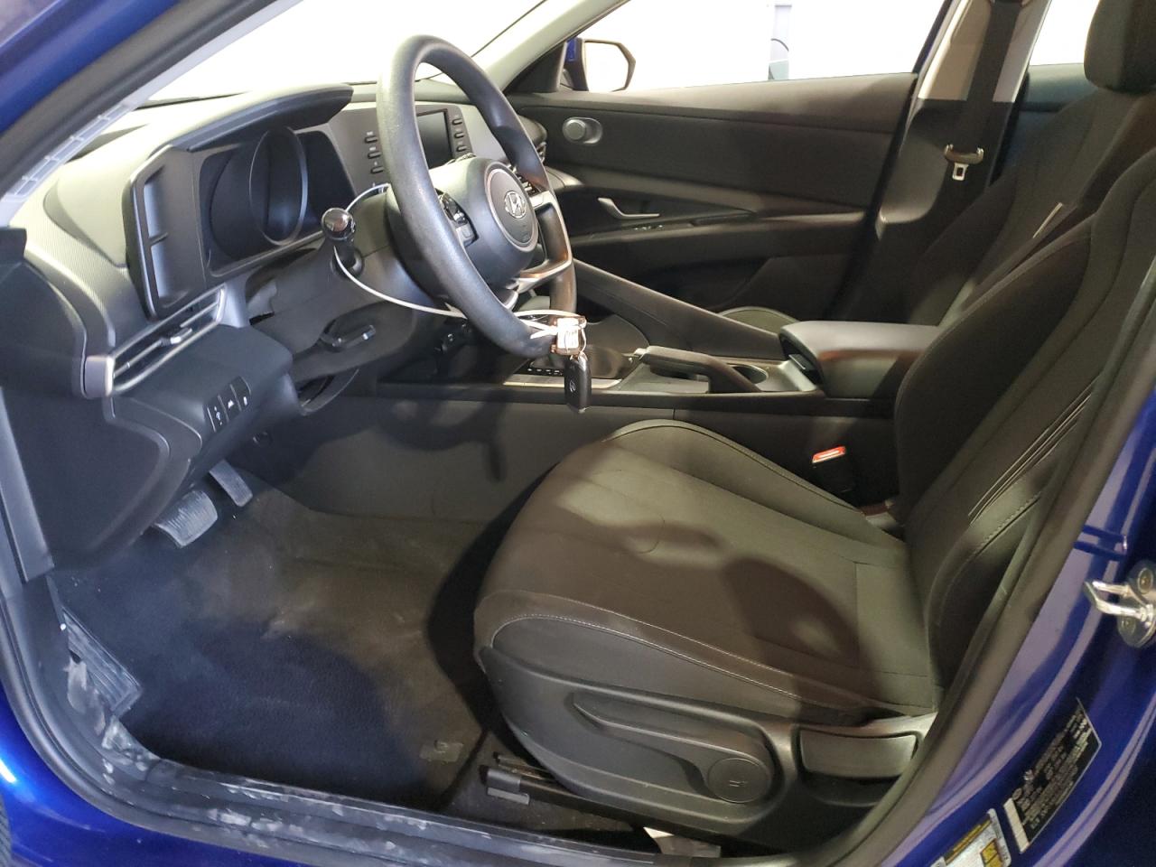 2023 Hyundai Elantra - Image 7