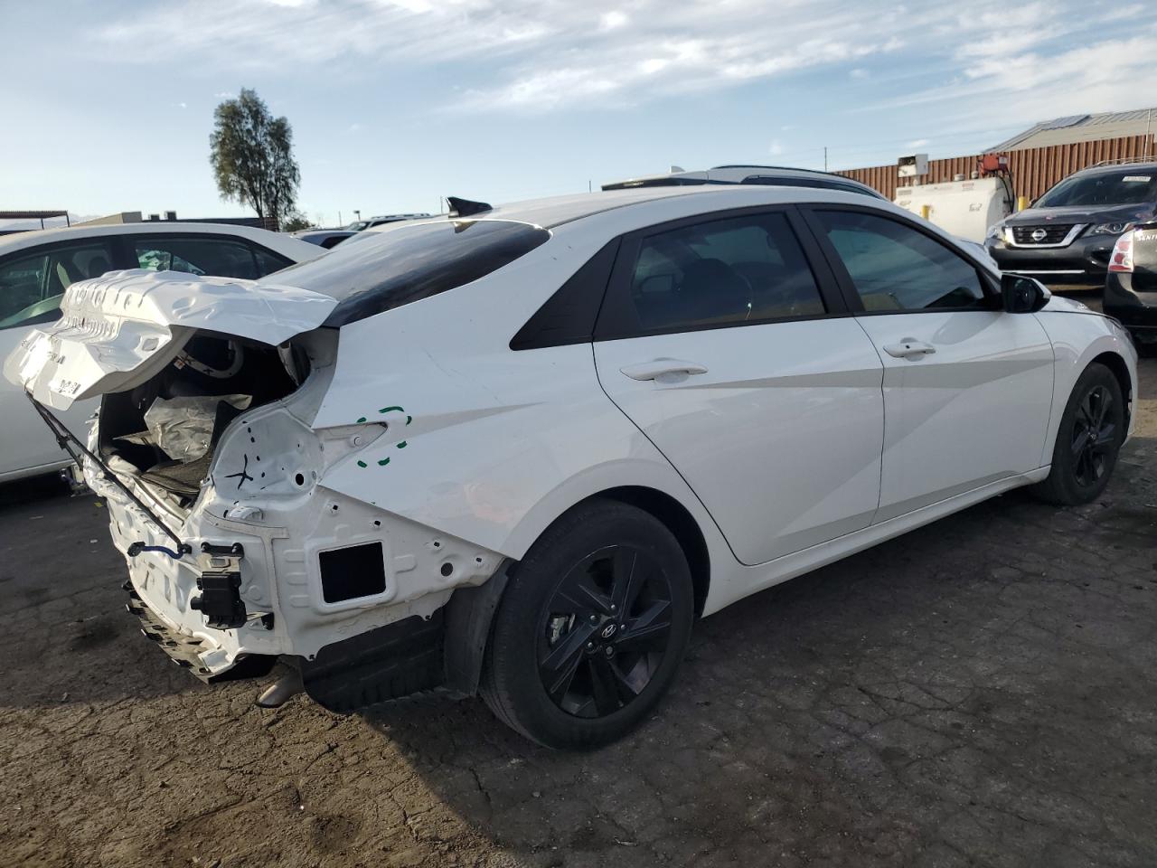2023 Hyundai Elantra - Image 3