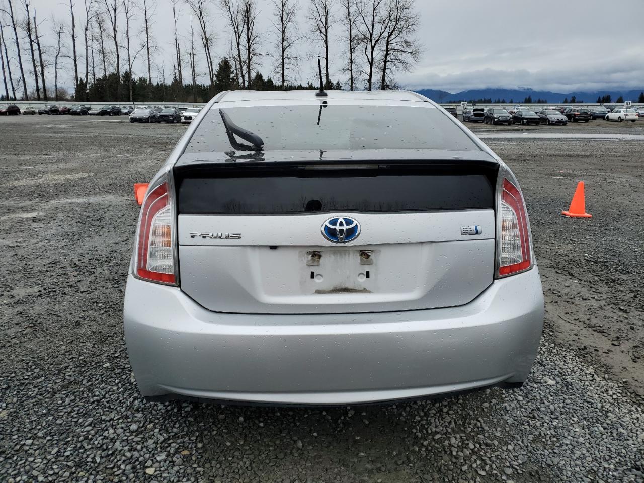 2015 Toyota Prius - Image 6