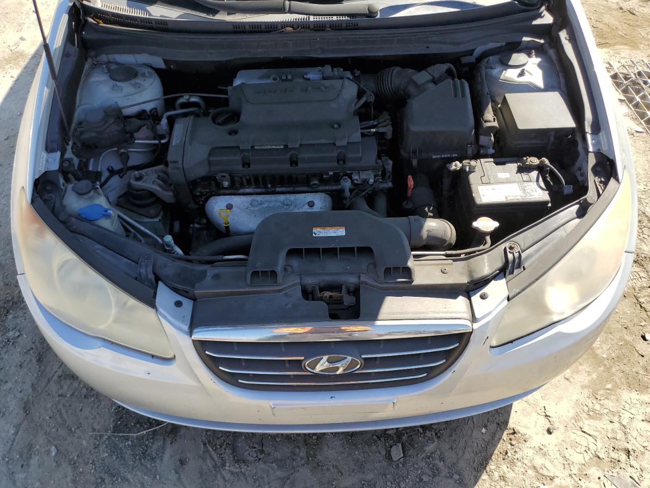 2010 Hyundai Elantra - Image 11