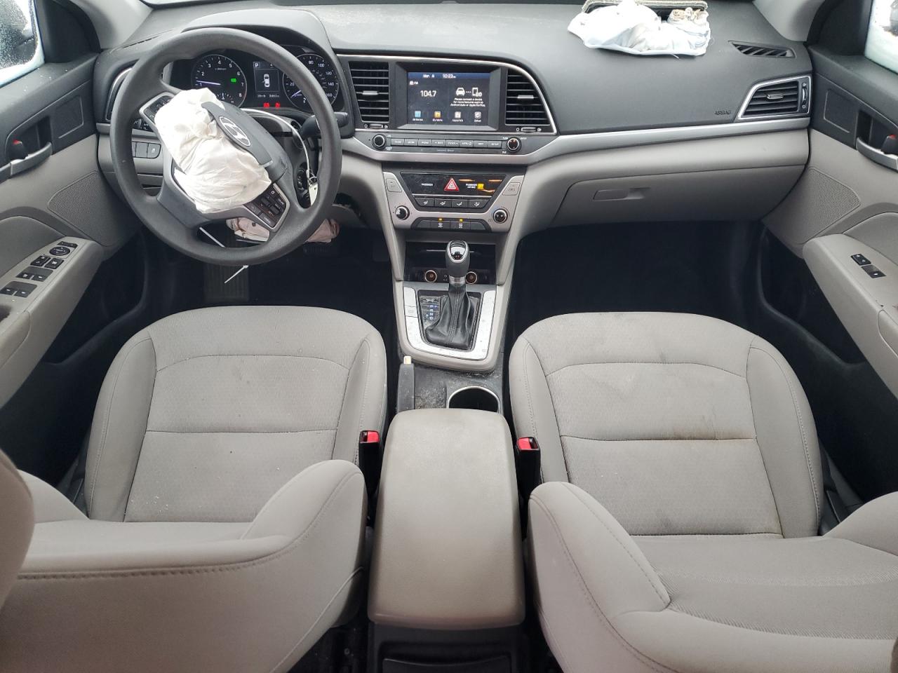 2018 Hyundai Elantra - Image 8