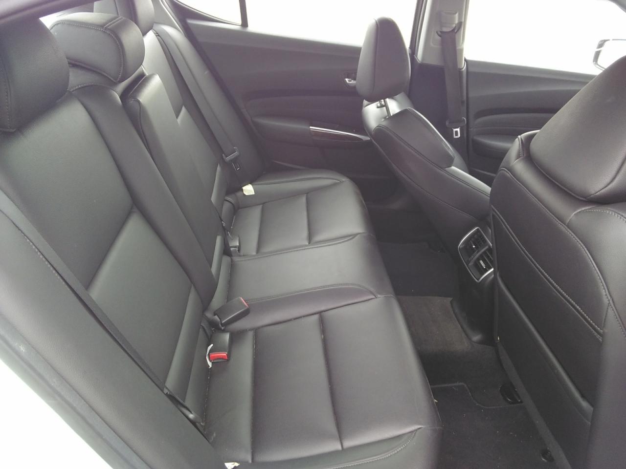 2017 Acura TLX - Image 10