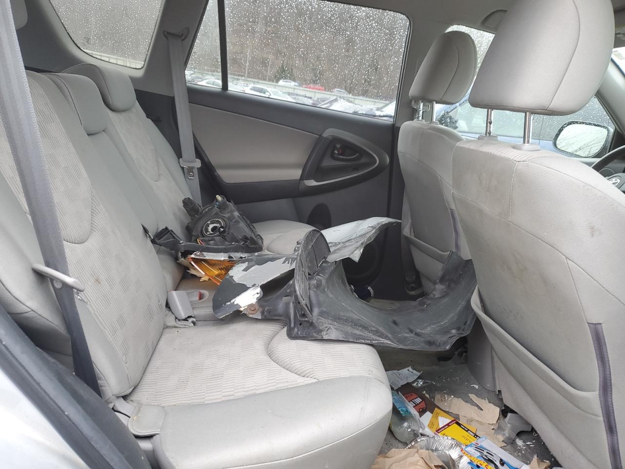 2011 Toyota RAV 4 - Image 11