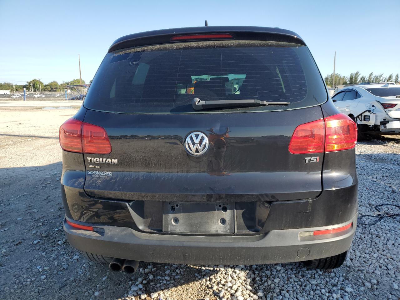 2017 Volkswagen Tiguan - Image 6