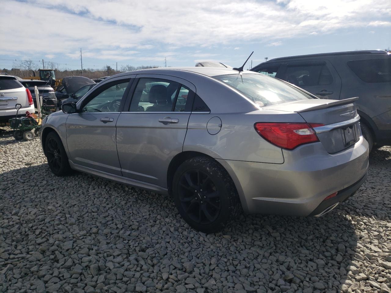 2014 Chrysler 200 - Image 2