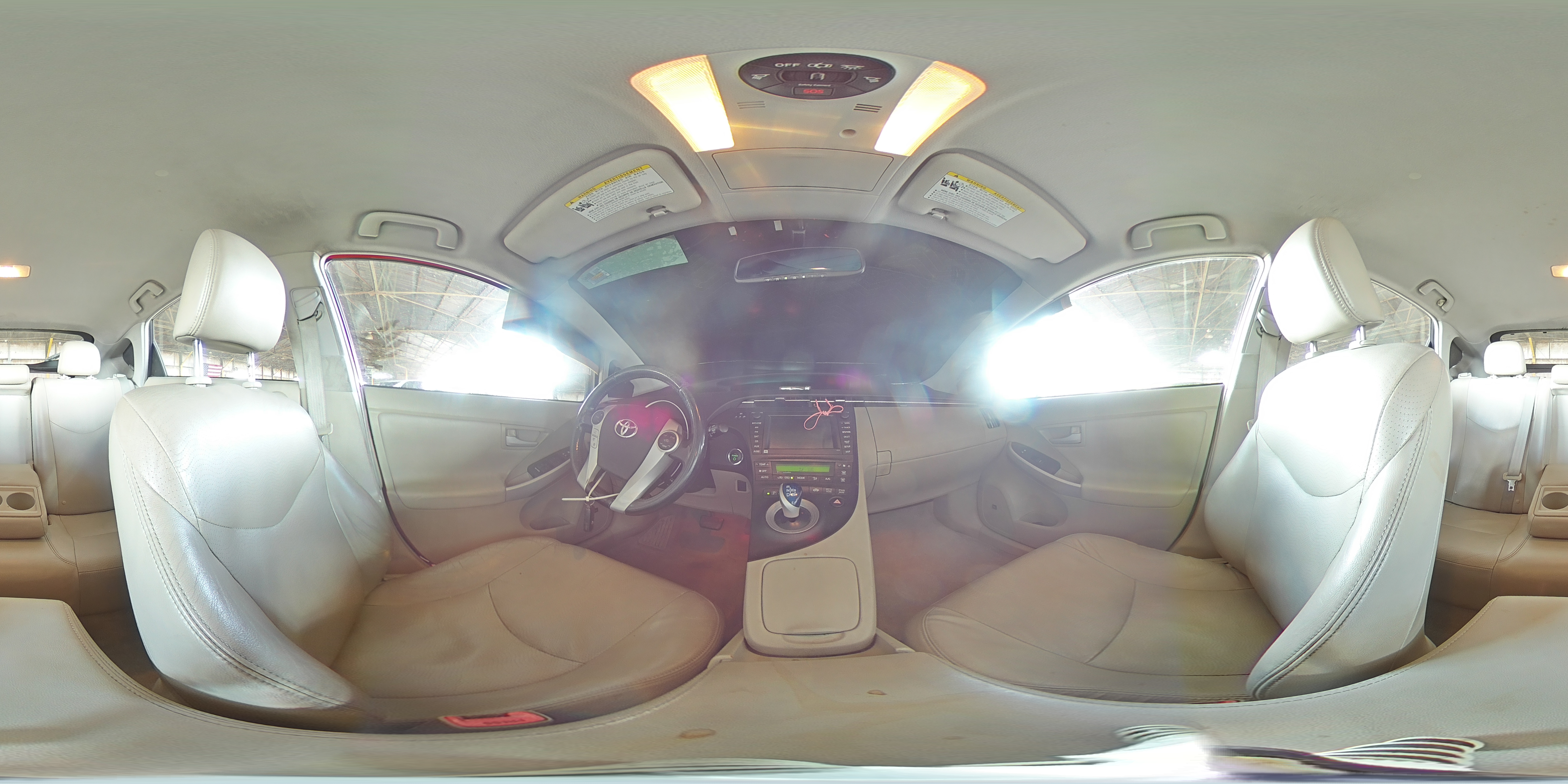 2011 Toyota Prius - Image 13