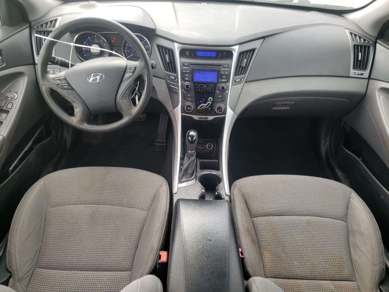 2012 Hyundai Sonata - Image 8