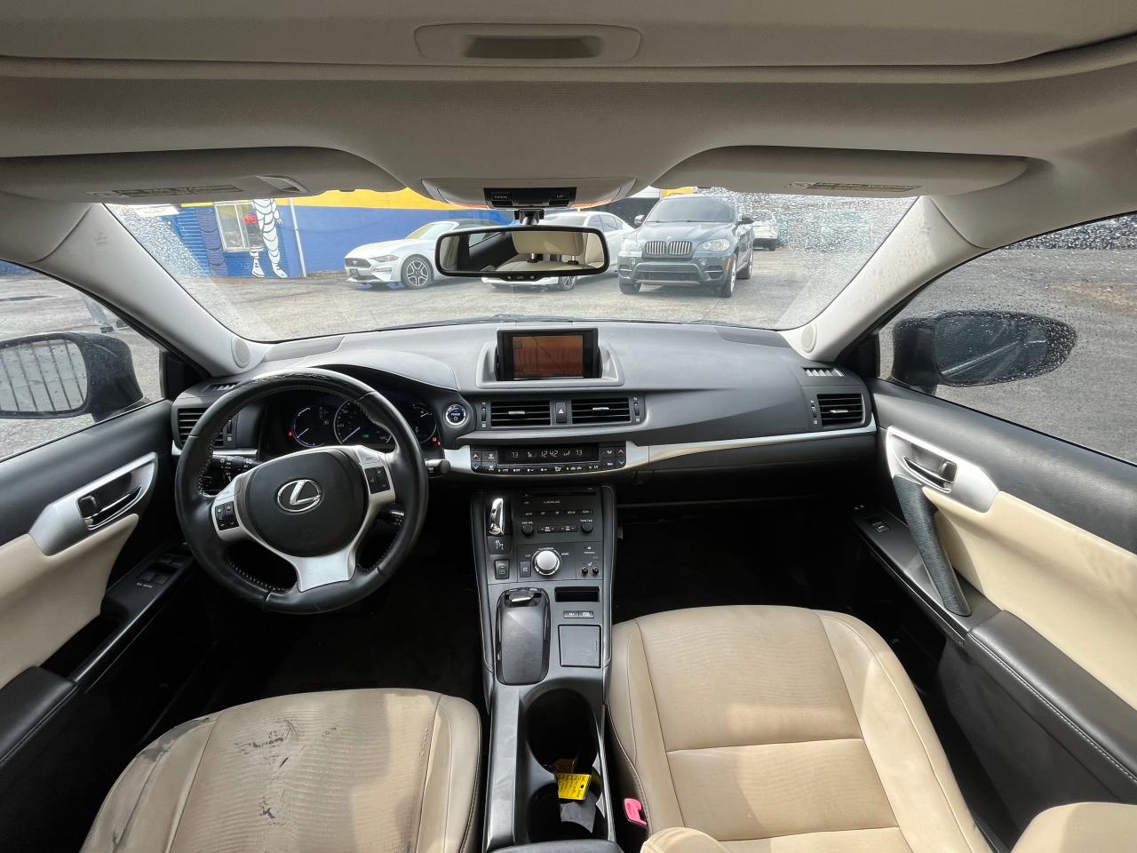 2012 Lexus CT - Image 9