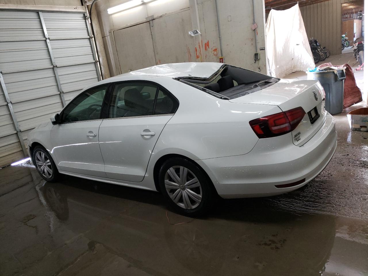 2017 Volkswagen Jetta - Image 2