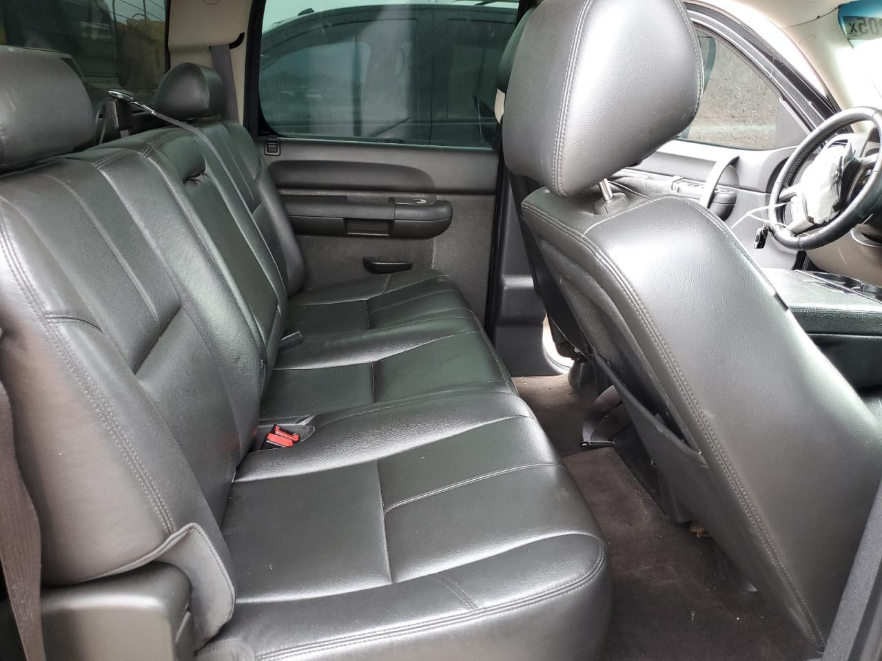 2013 Chevrolet Silverado - Image 10
