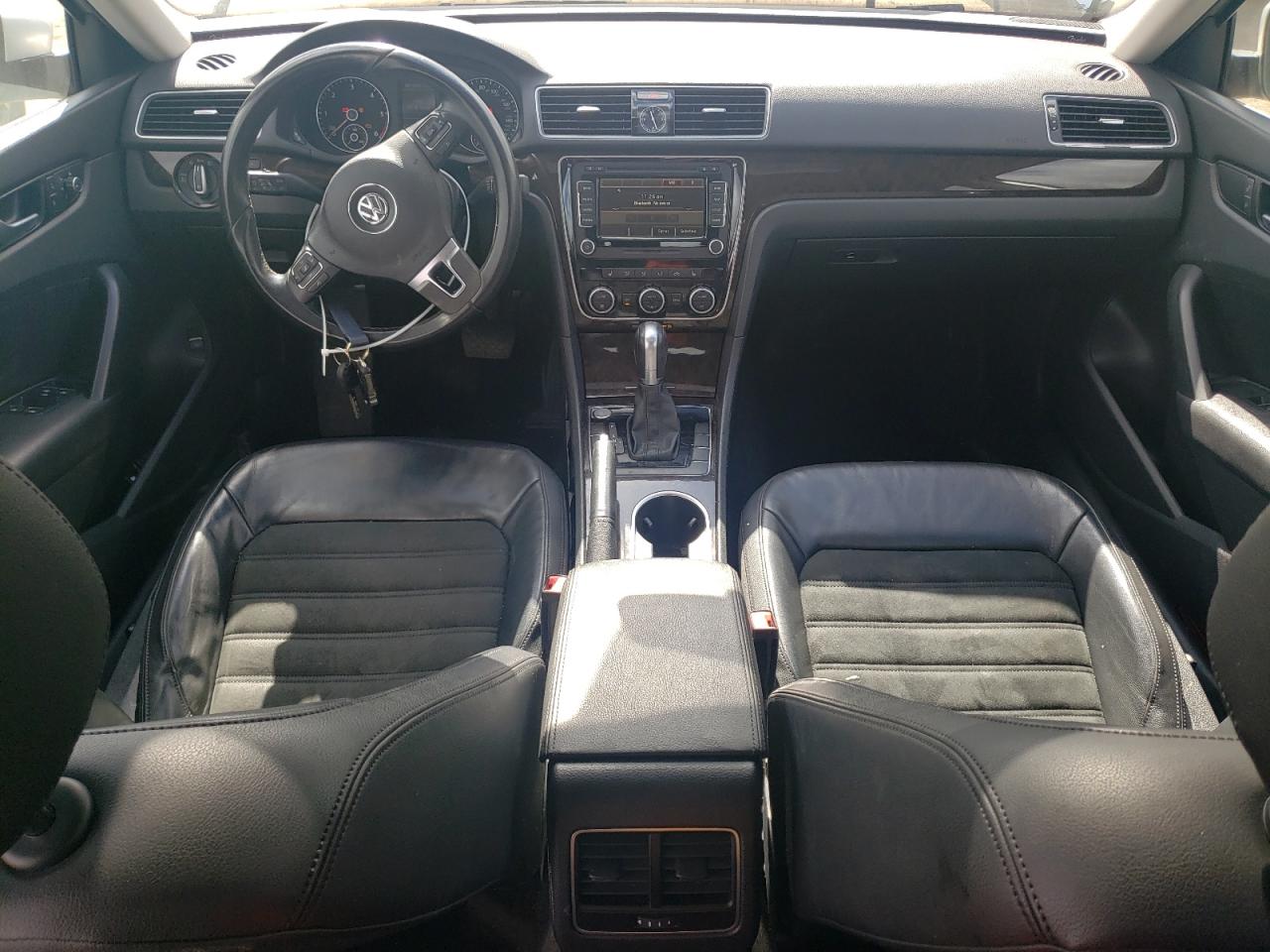 2015 Volkswagen Passat - Image 8
