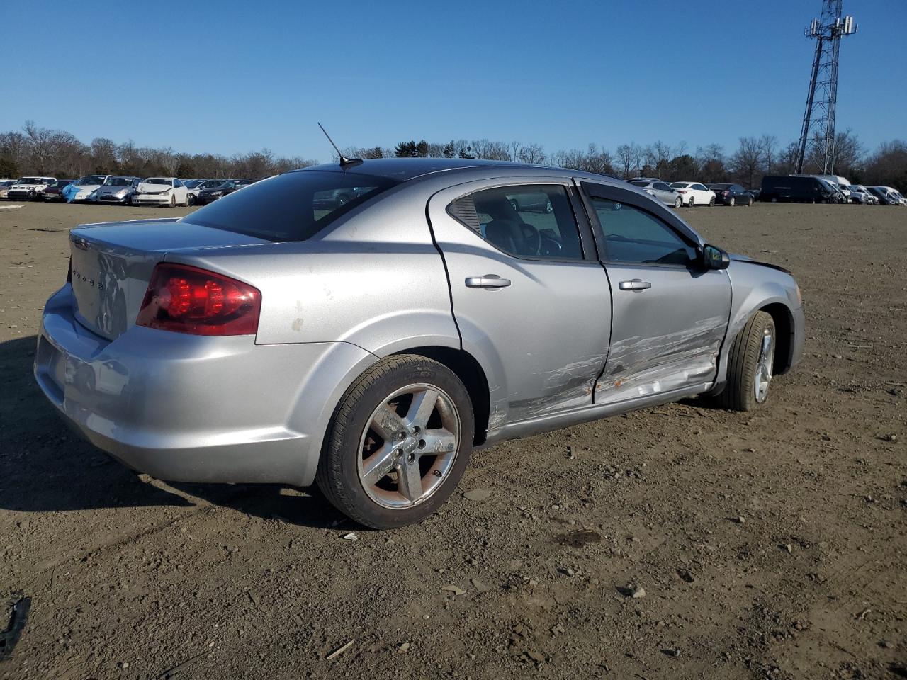 2013 Dodge Avenger - Image 3