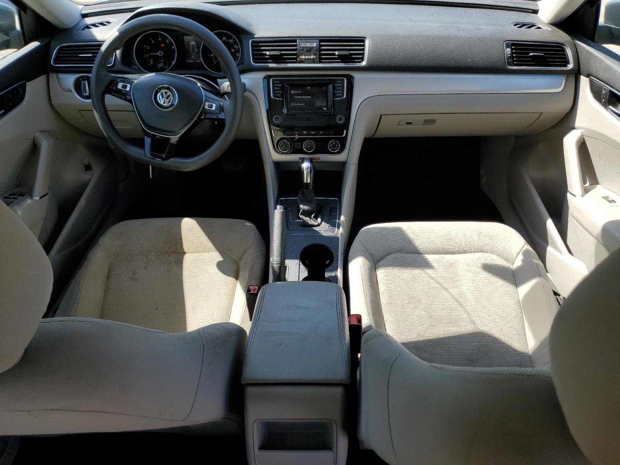 2018 Volkswagen Passat - Image 8