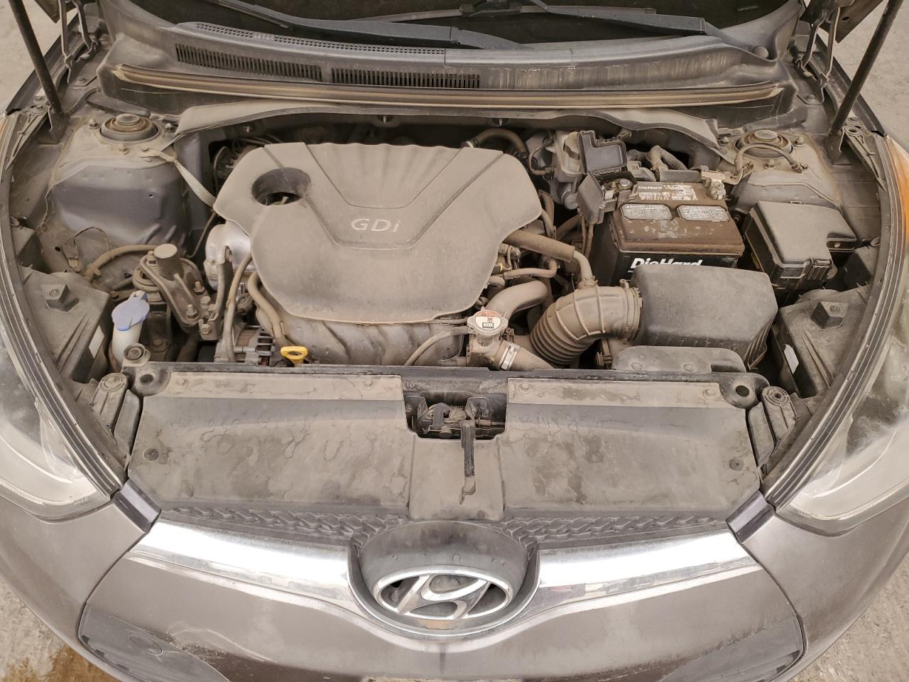 2015 Hyundai Veloster - Image 11