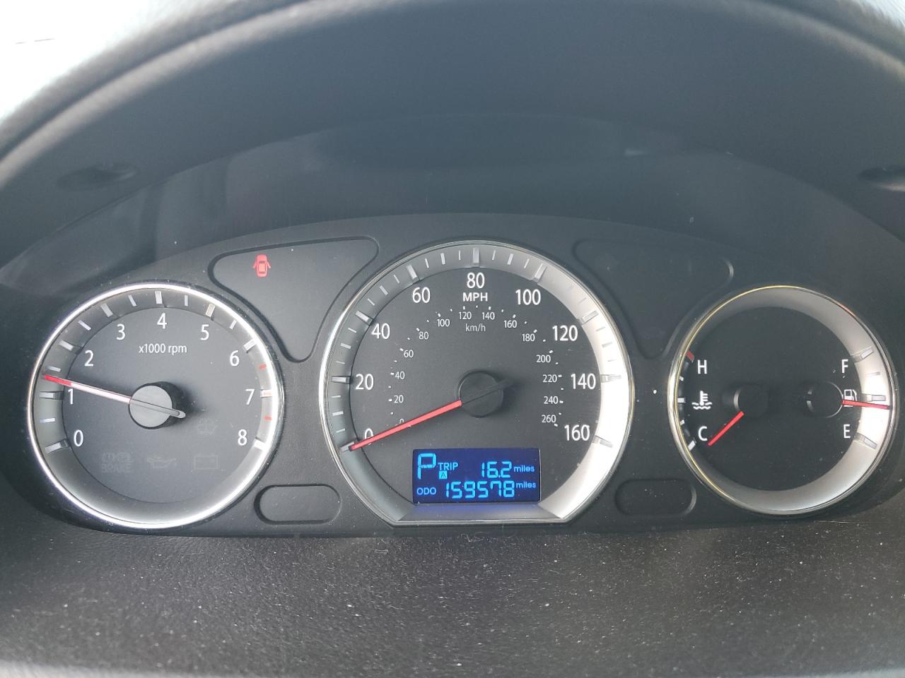 2010 Hyundai Sonata - Image 9