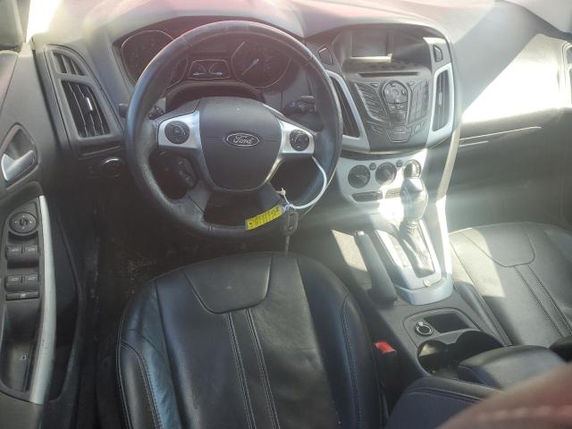  FORD FOCUS 2014 Czerwony
