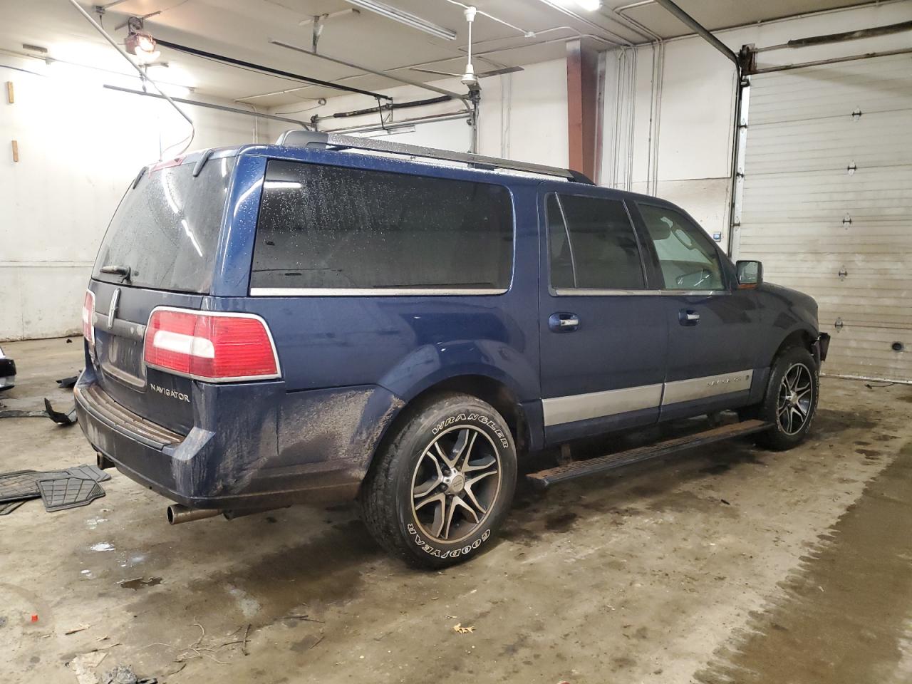 2010 Lincoln Navigator - Image 3