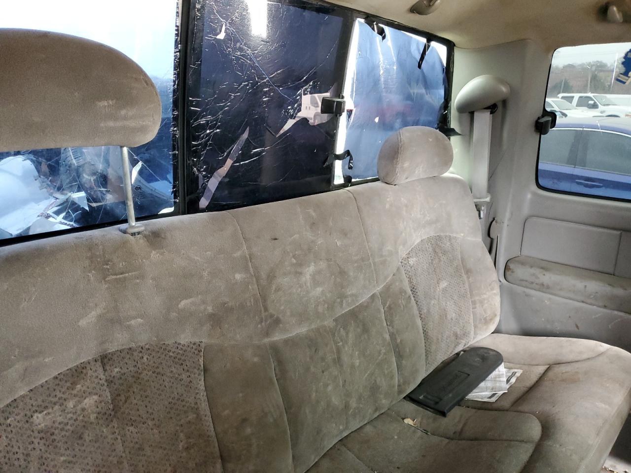 2000 Chevrolet Silverado - Image 10