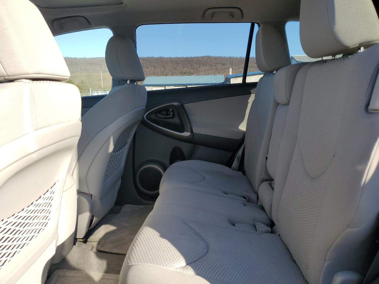 2011 Toyota RAV 4 - Image 11