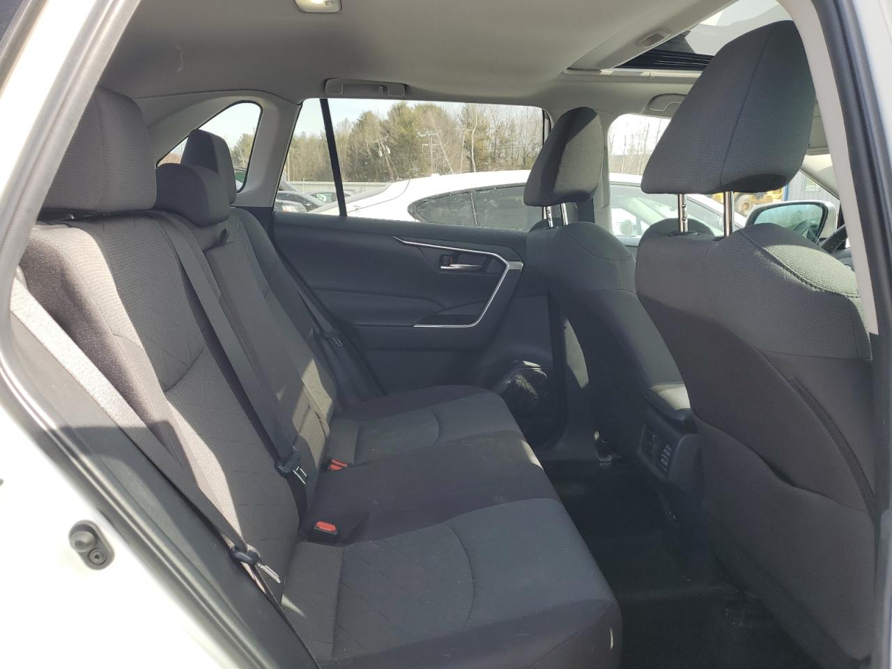 2023 Toyota RAV 4 - Image 11