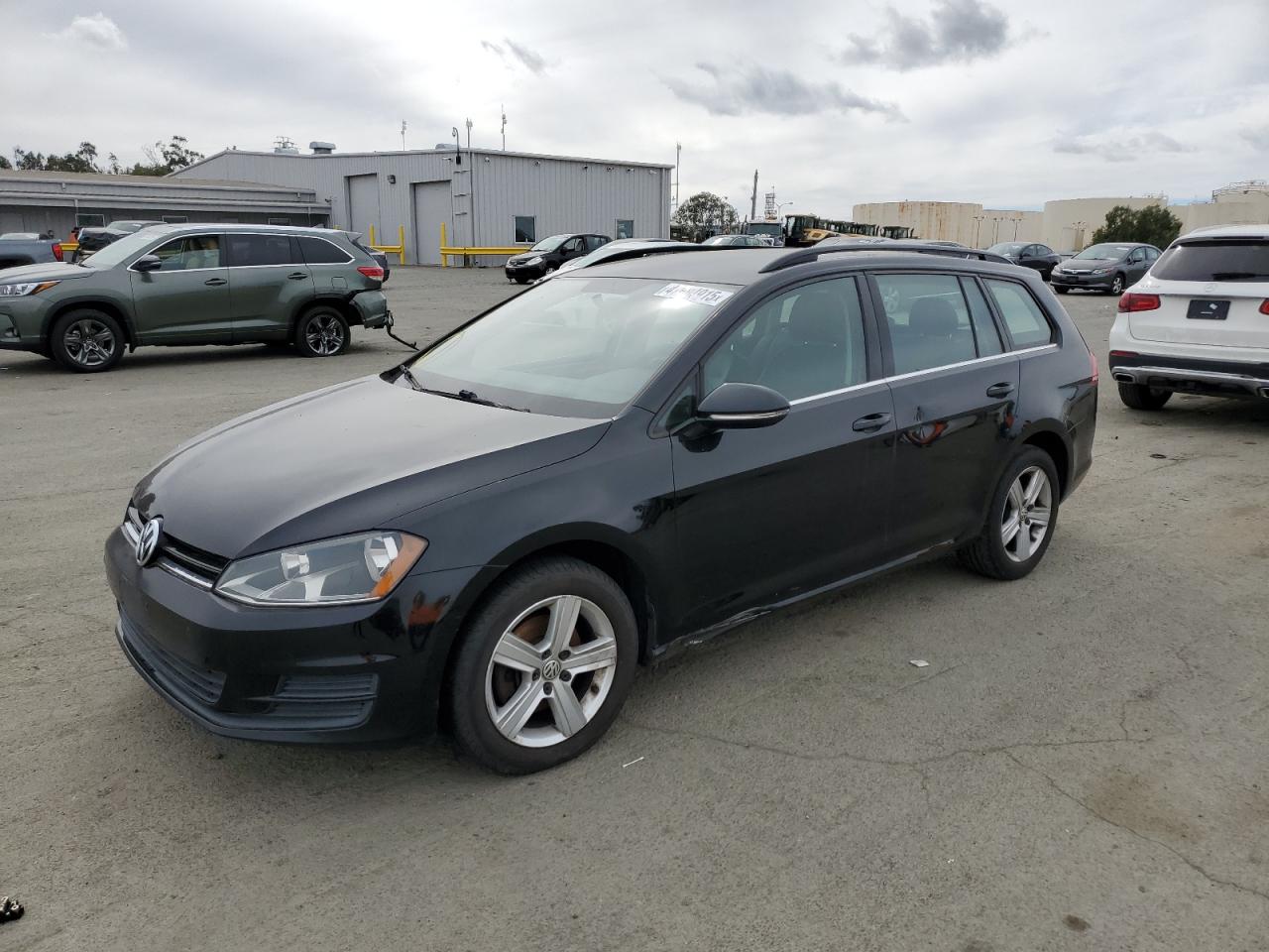 2015 Volkswagen Golf - Image 1