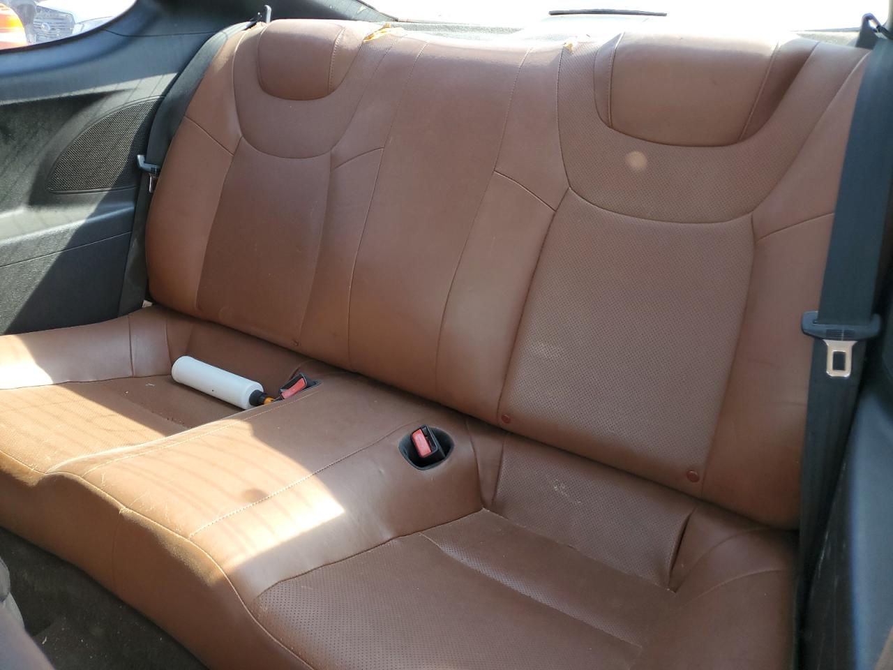 2010 Hyundai Genesis - Image 10
