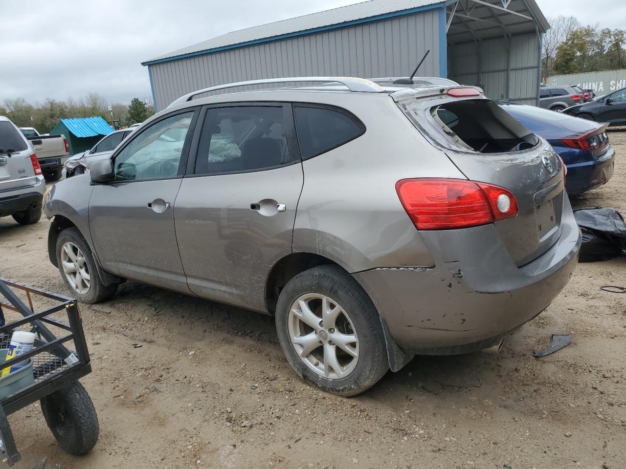 2010 Nissan Rogue - Image 2