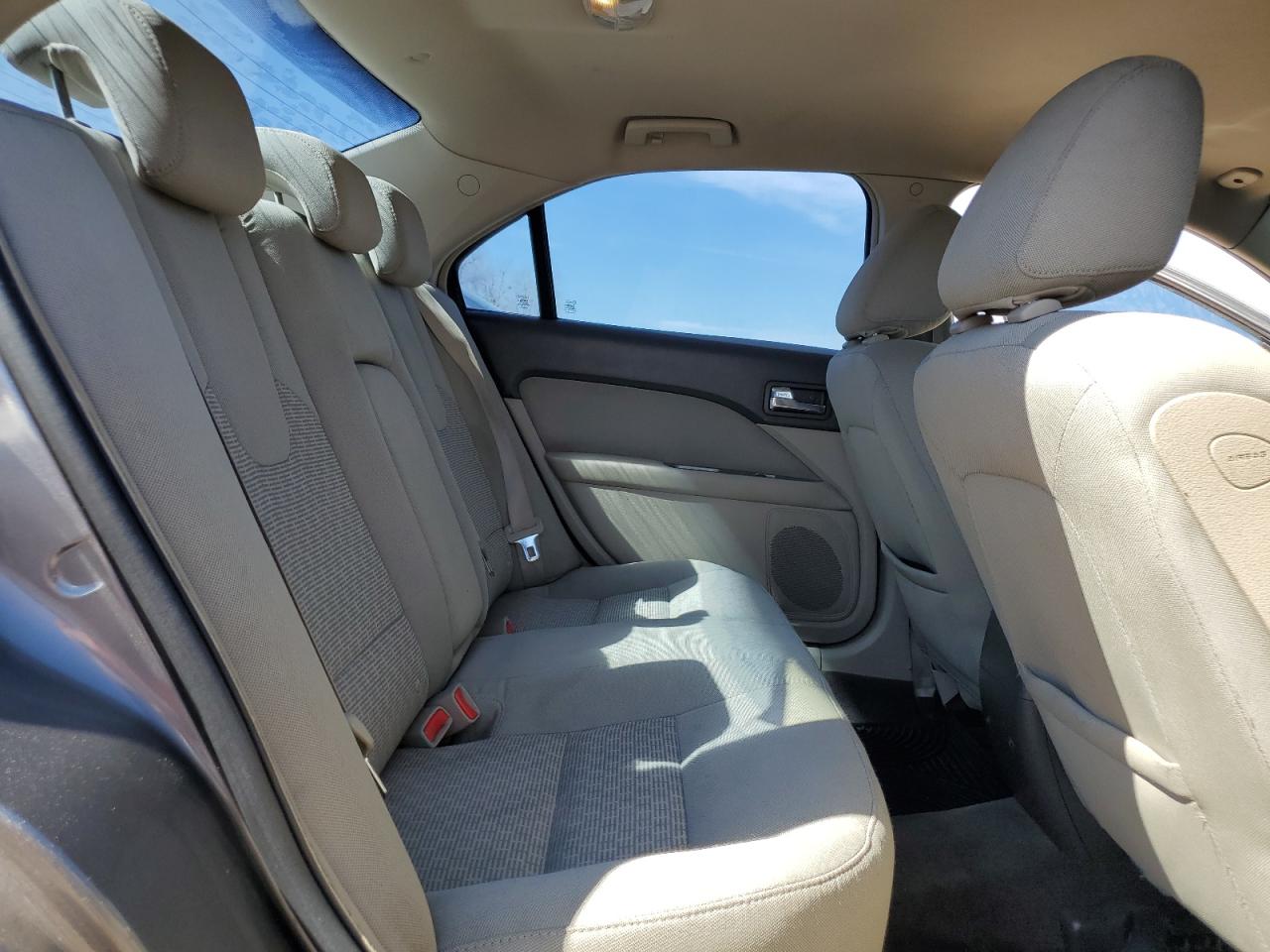 2010 Ford Fusion - Image 11