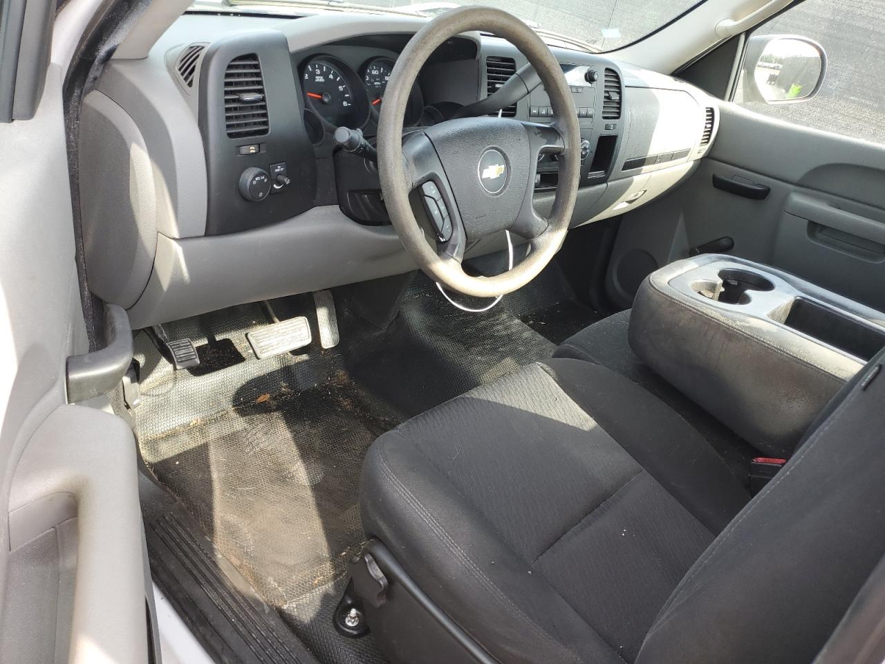 2011 Chevrolet Silverado - Image 8