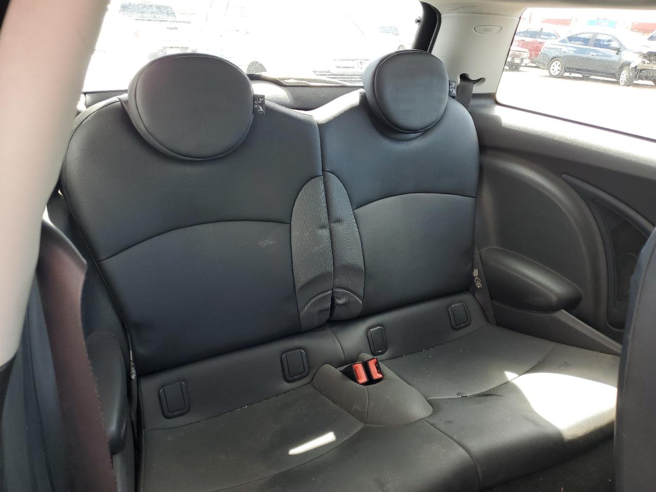 2010 MINI Cooper - Image 10