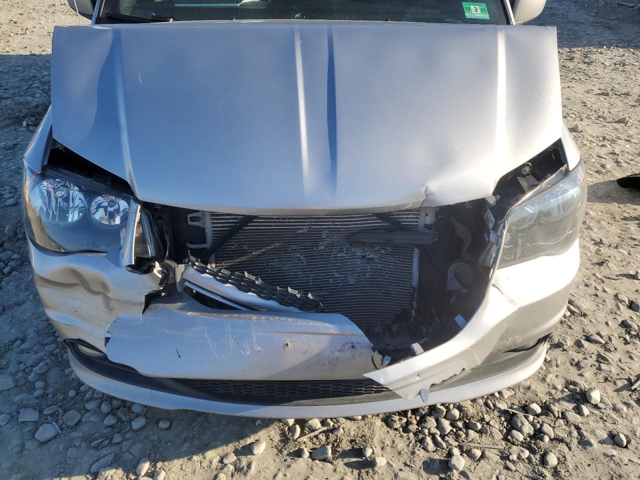2018 Dodge Caravan - Image 13