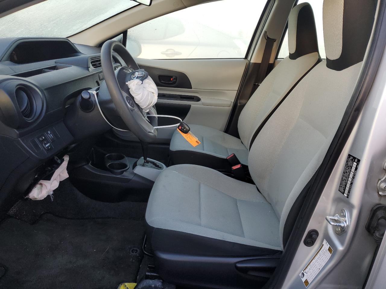 2014 Toyota Prius - Image 7