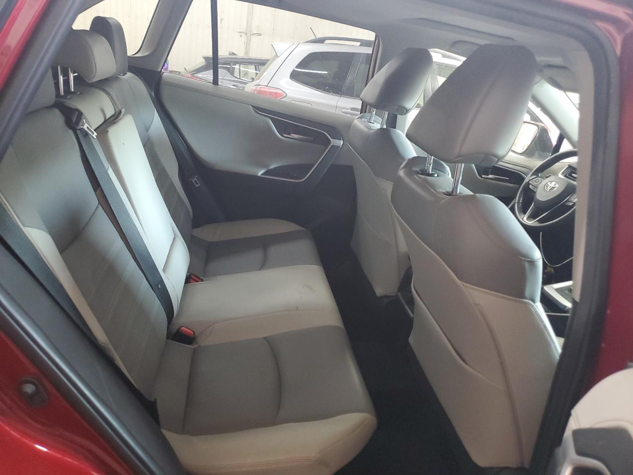 2020 Toyota RAV 4 - Image 11