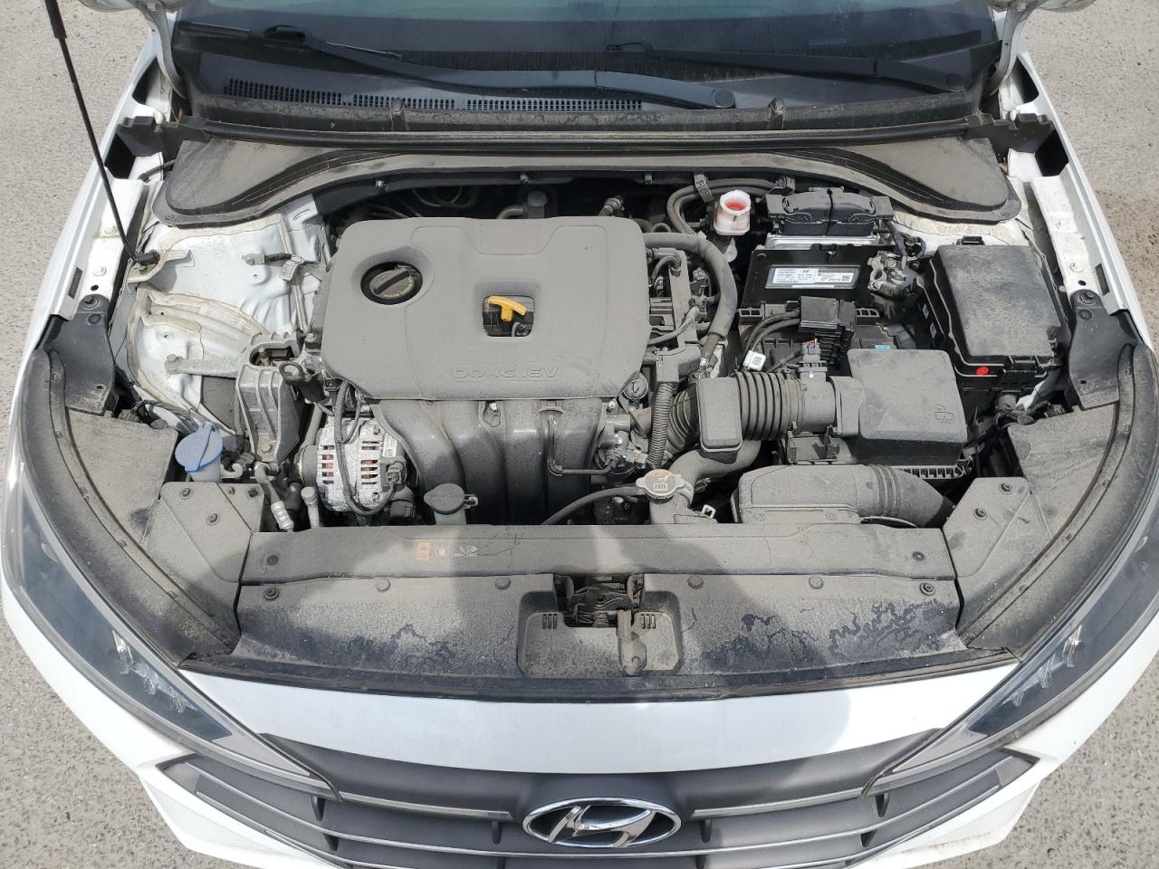 2020 Hyundai Elantra - Image 11