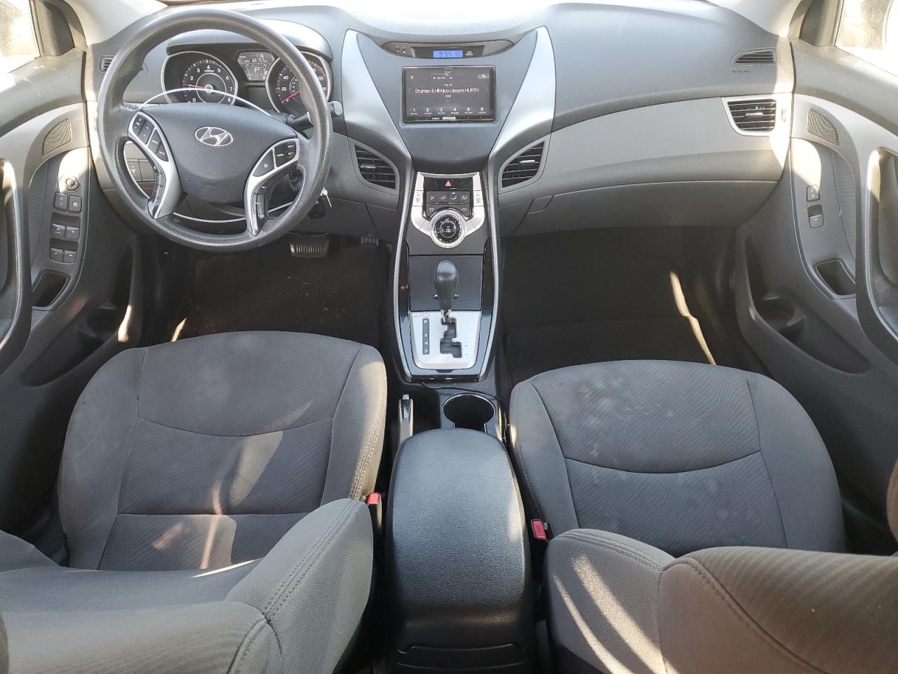 2011 Hyundai Elantra - Image 8