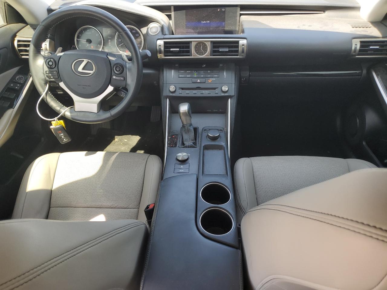 2015 Lexus IS - Image 8