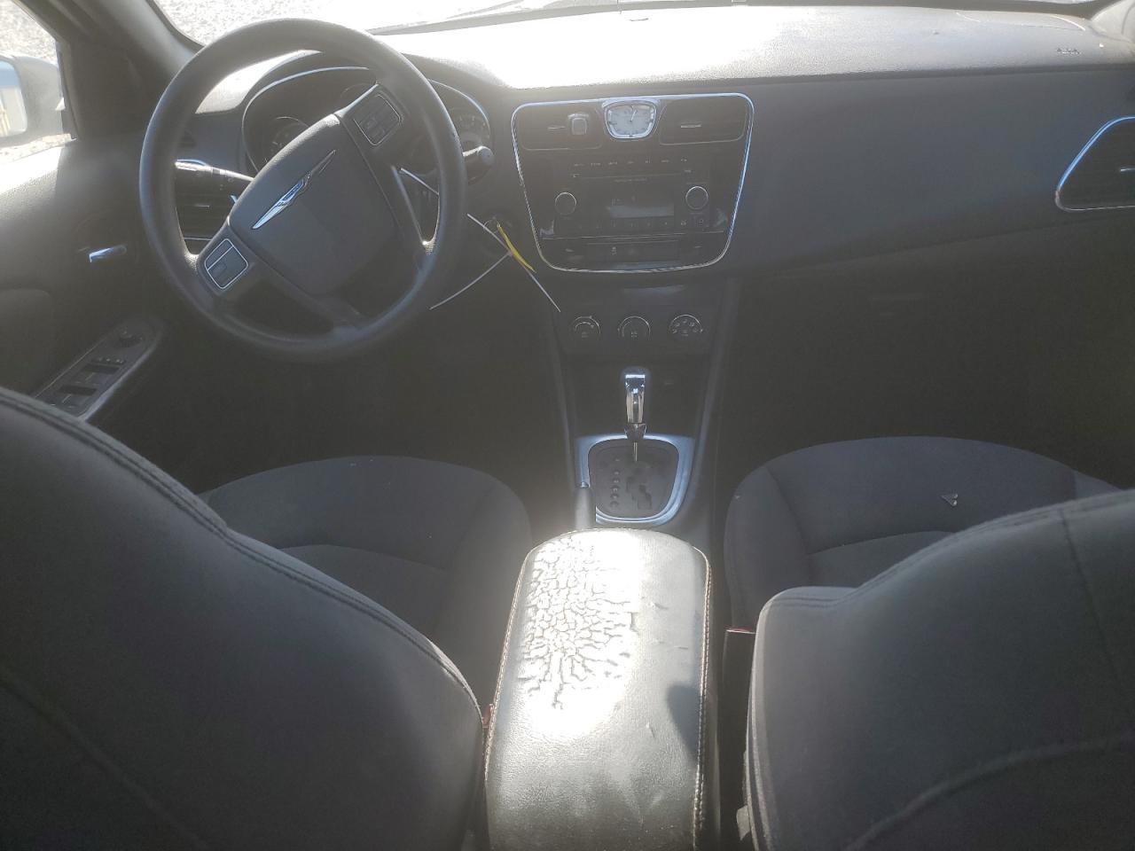 2014 Chrysler 200 - Image 8